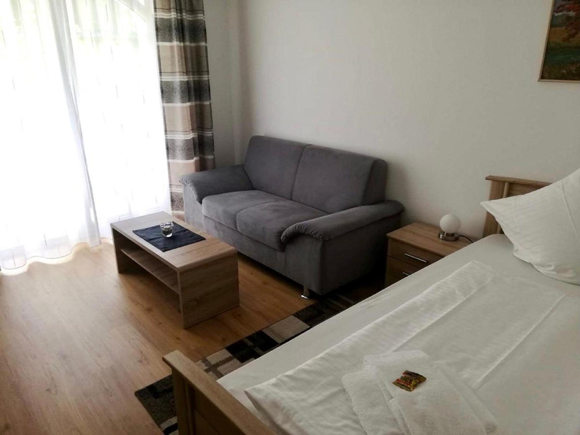 Ferienappartements-Grolik Im Aparthotel Zum Gutshof Hohenwarth エクステリア 写真